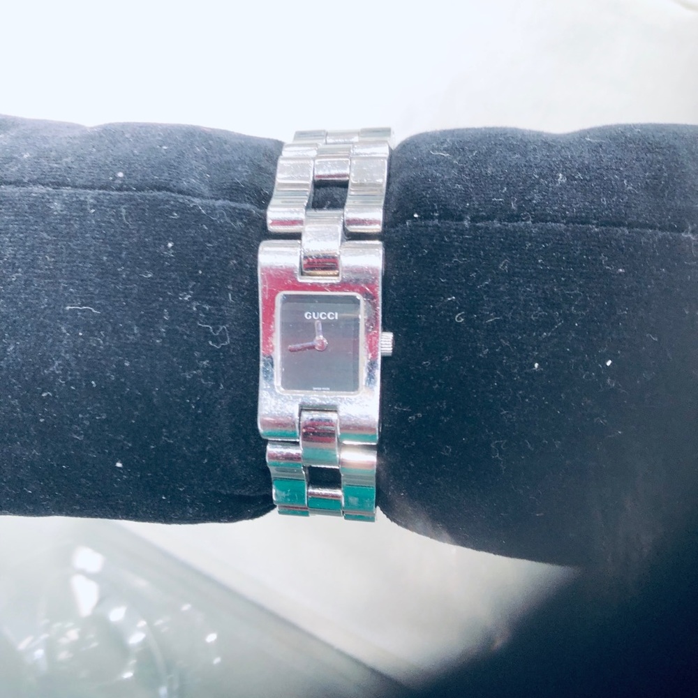 Gucci Ladies SS Black dial Watch